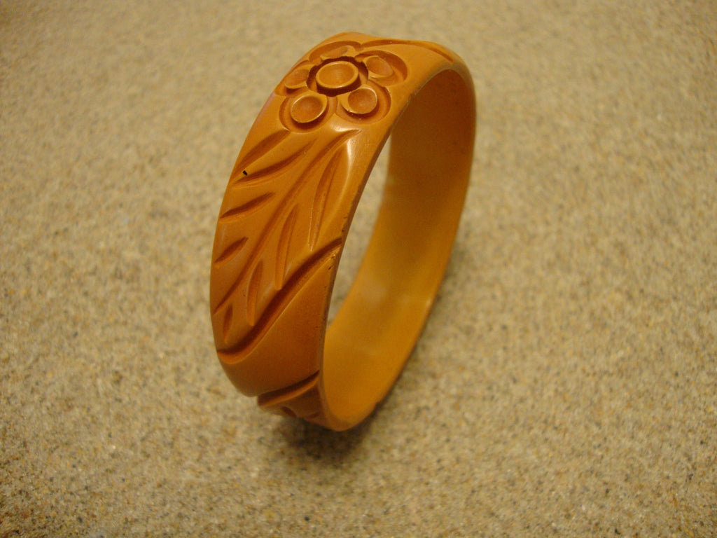 Vintage Burnt Orange Bakelite Bracelet: Carved Flower & Leaf Design