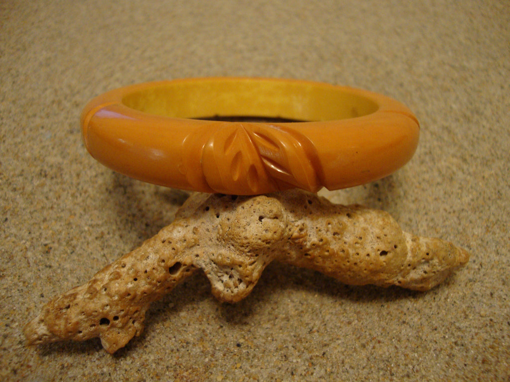 Vintage 1/2" Butterscotch Bakelite Bracelet!  Leaf & Diagonal Slash Carvings!