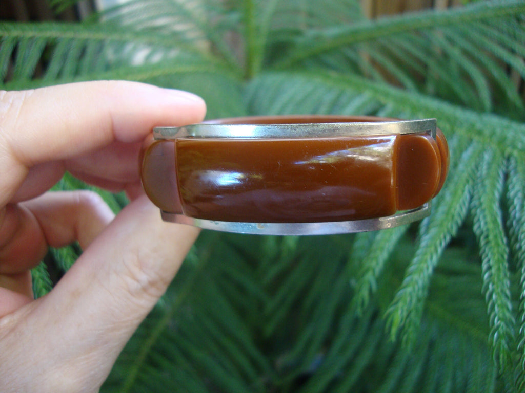 Vintage 5/8" Choco;ate Brown Bakelite Bracelet with Silvertone Buckle Clasp!