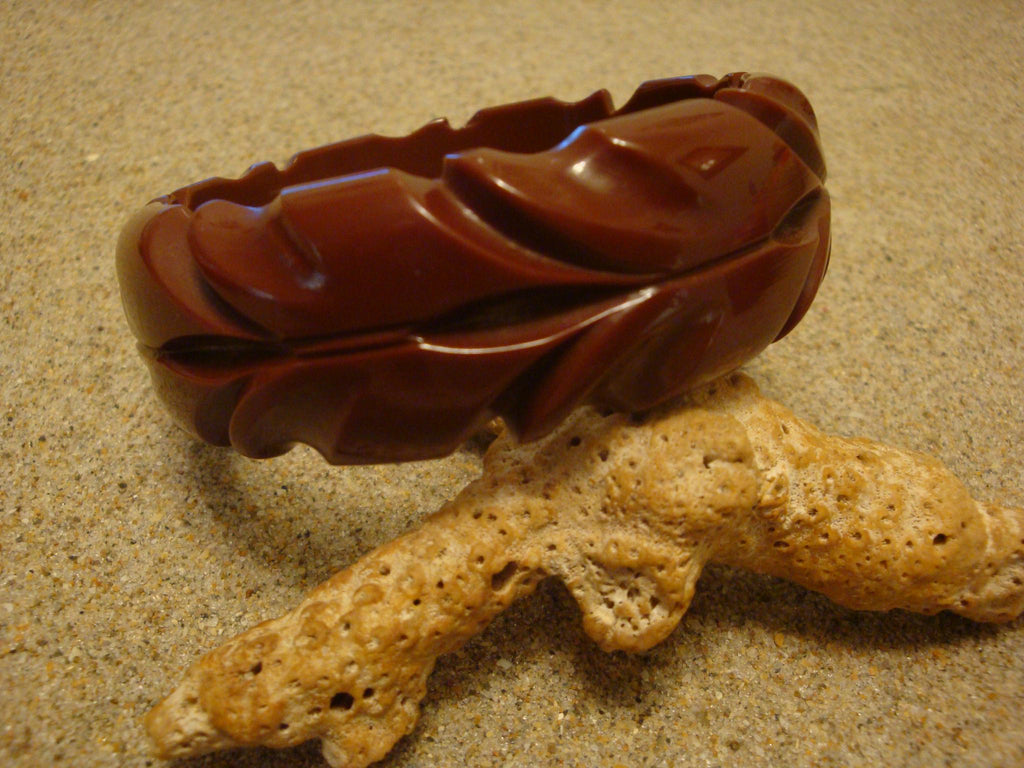 Vintage Milk Chocolate Bakelite Bracelet: Abstract Vine Carvings