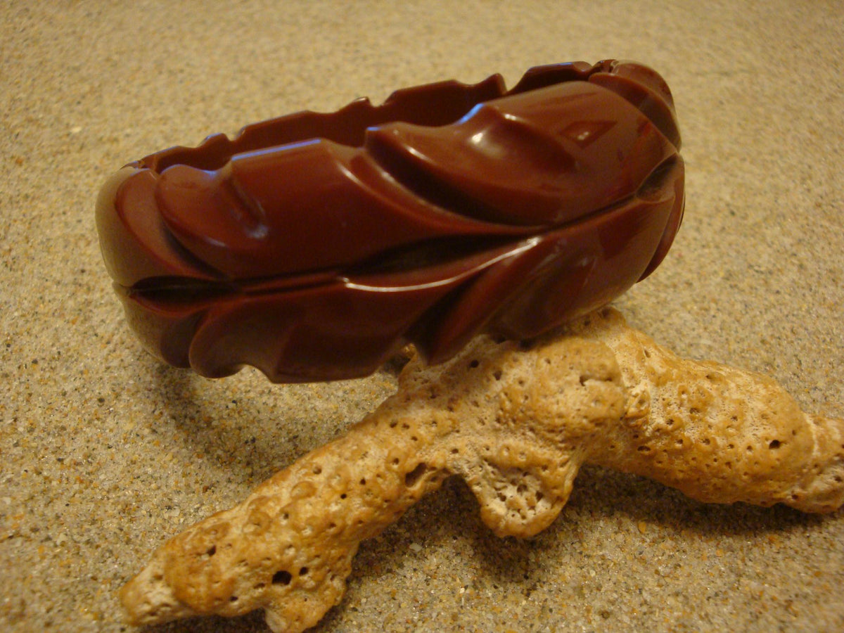 Vintage Milk Chocolate Bakelite Bracelet: Abstract Vine Carvings