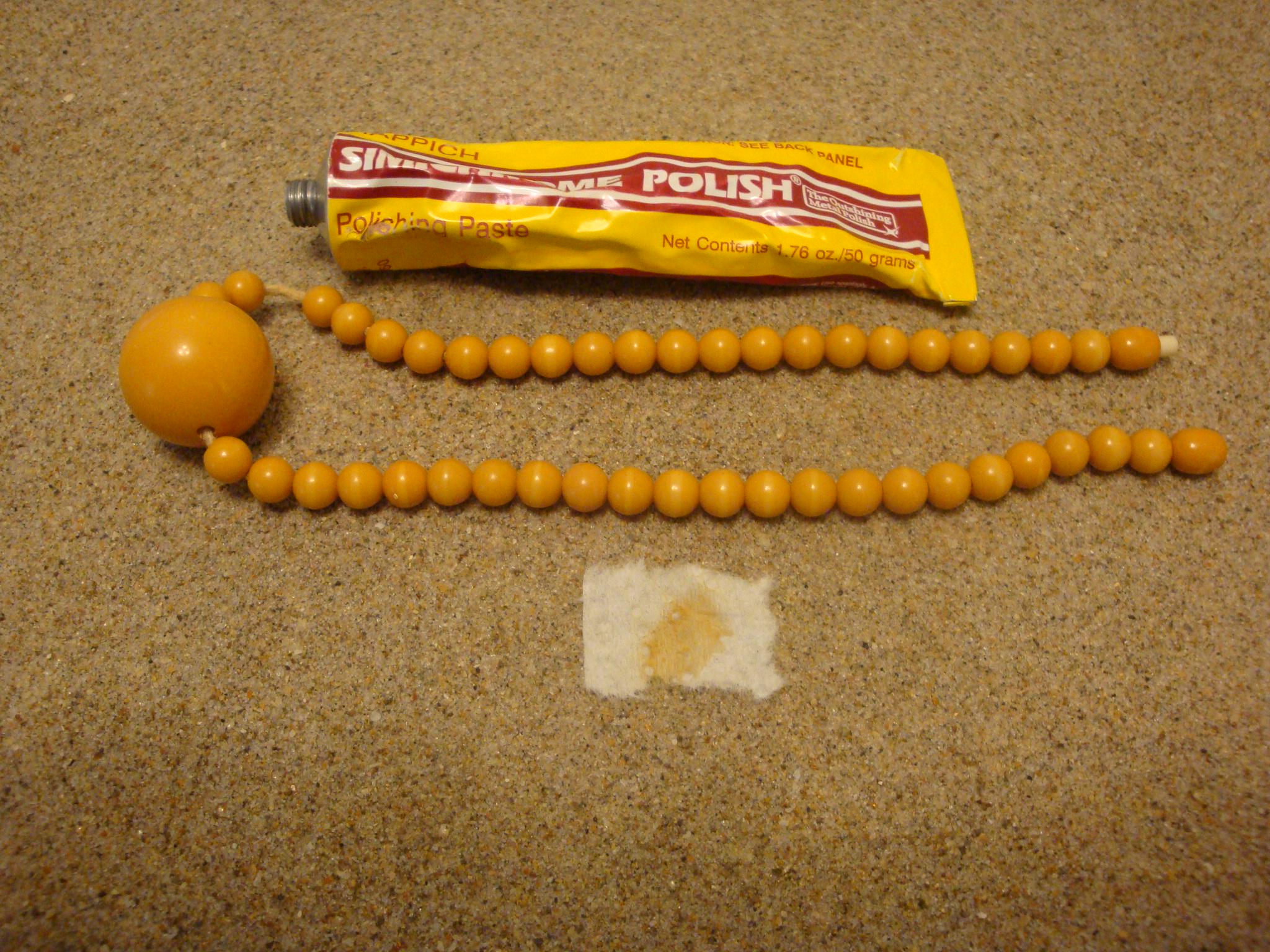 Vintage 14.5" Bakelite Canary Yellow Choker Necklace!  7/8" and 1/4" Beads!