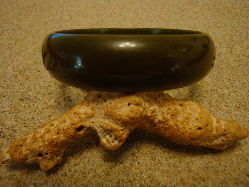 Vintage 3/4" Olive Green Bakelite Bracelet; Classic Bird on Branch Carvings!!