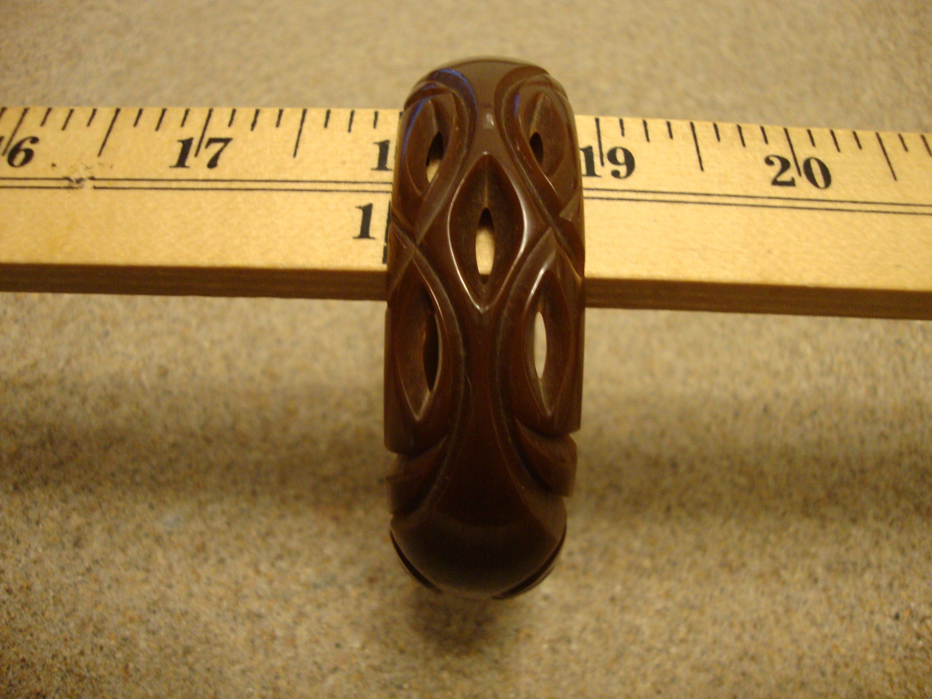 Vintage 7/8" Chocolate Brown Bakelite Bracelet! Geometric Open Work Carvings!