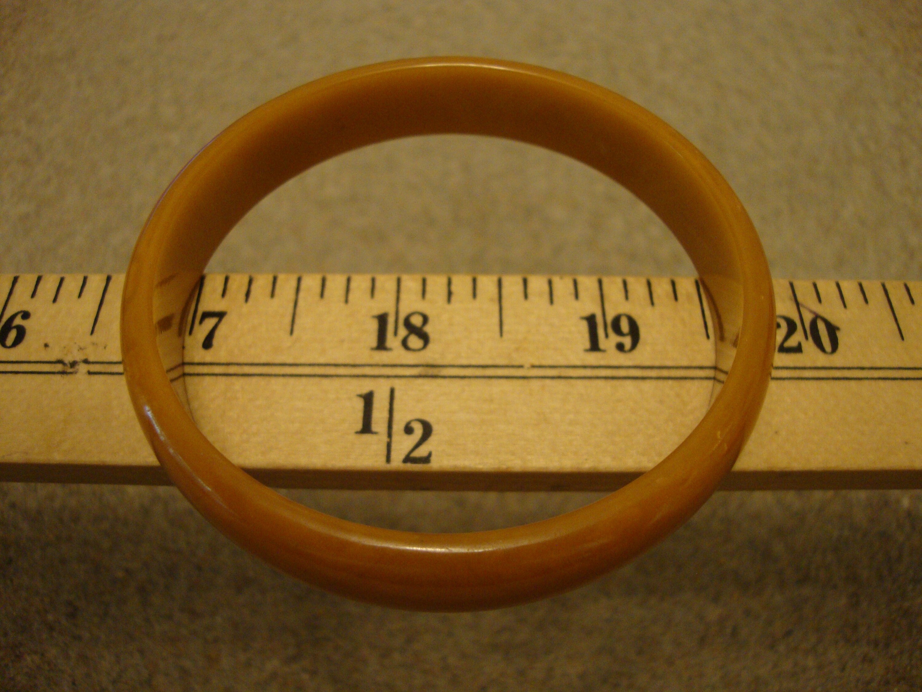 Vintage Butterscotch Bakelite Bracelet: Marbled Cream, 1/2 inch