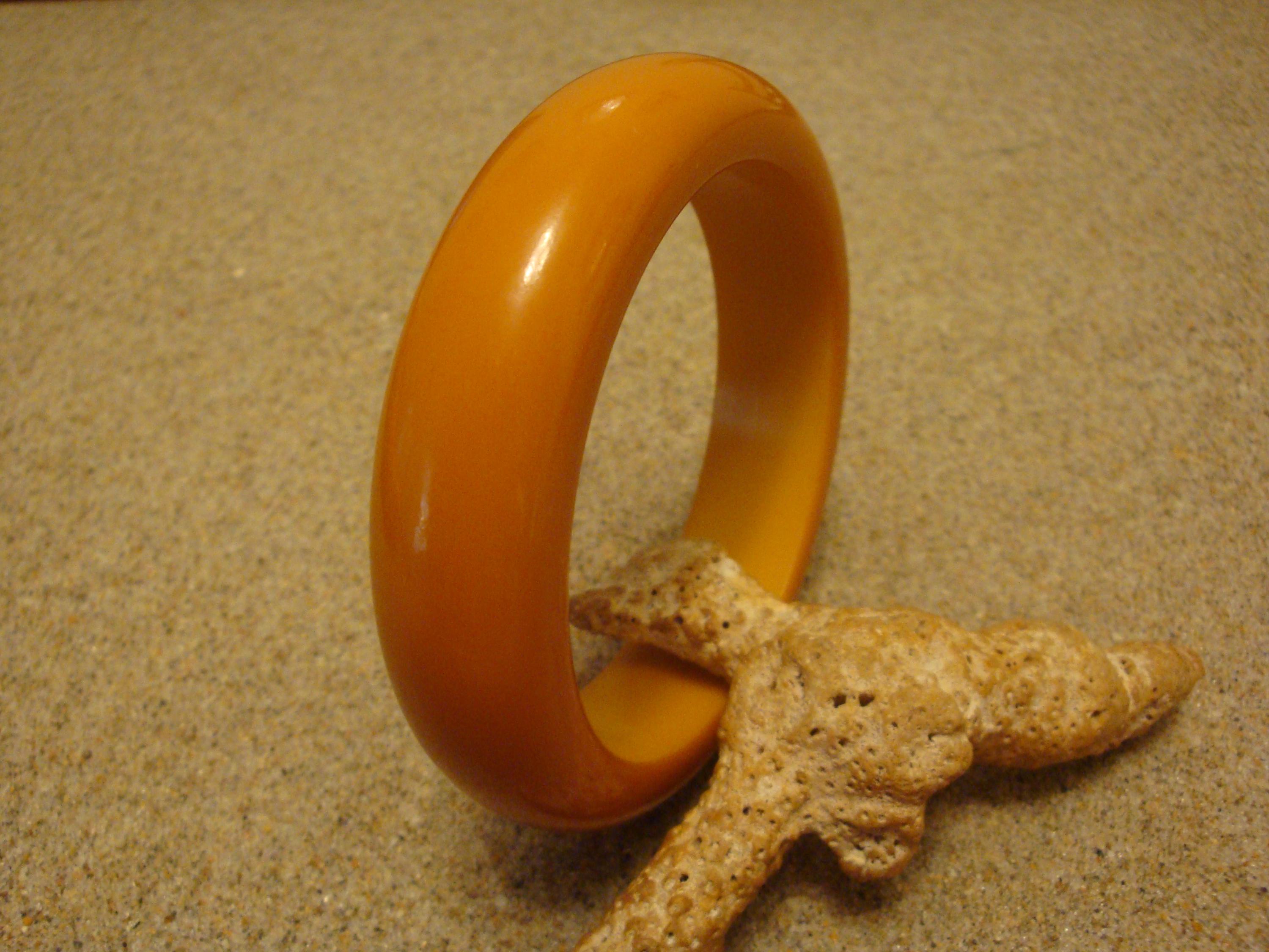 Vintage 3/4" Bakelite Bracelet w/ 3/8" Thick Dome! Solid Butterscotch Color!