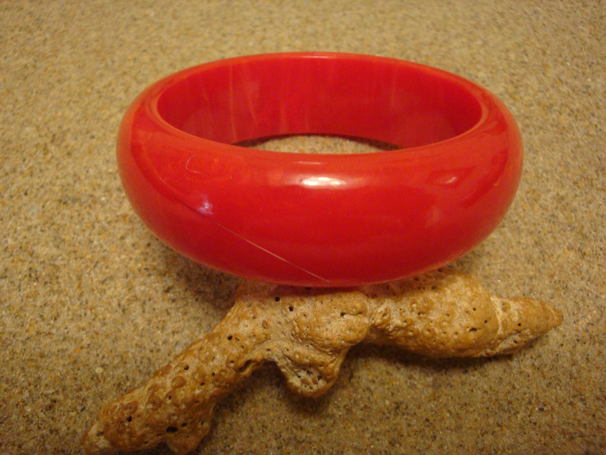 Vintage 7/8" Bakelite Bracelet! Dazzling Bright Cherry Red w/ Cream Marbling!