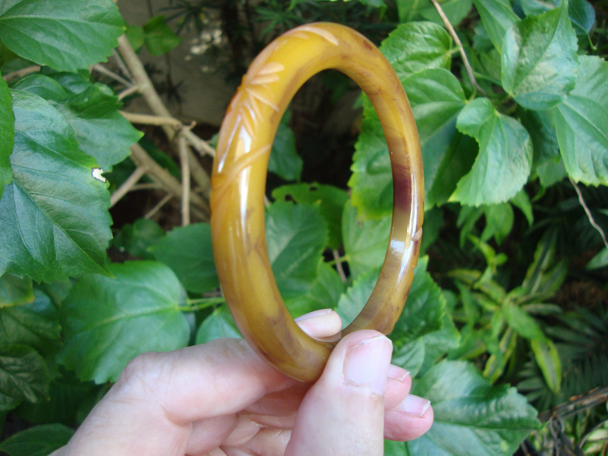 Vintage 1/4" Flat Tube Greenish Brown Bakelite Bracelet! Flower & Leaf Carvings!