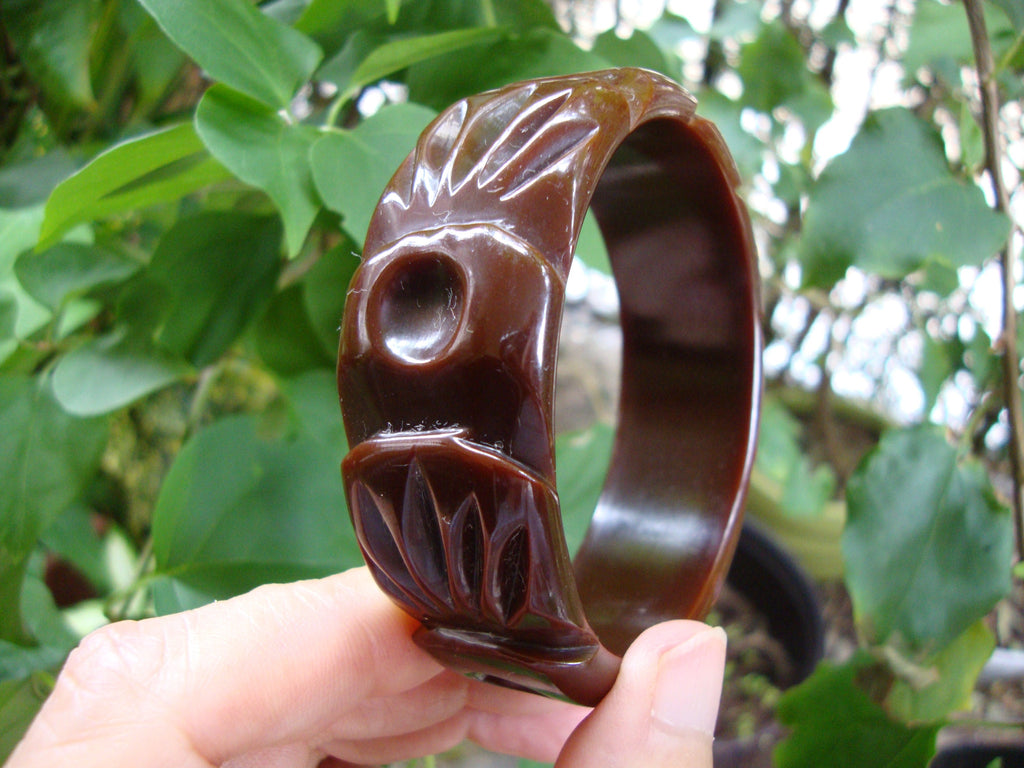 Vintage 7/8" Chocolate Brown Bakelite Bracelet! Abstract Flower & Leaf Carvings!
