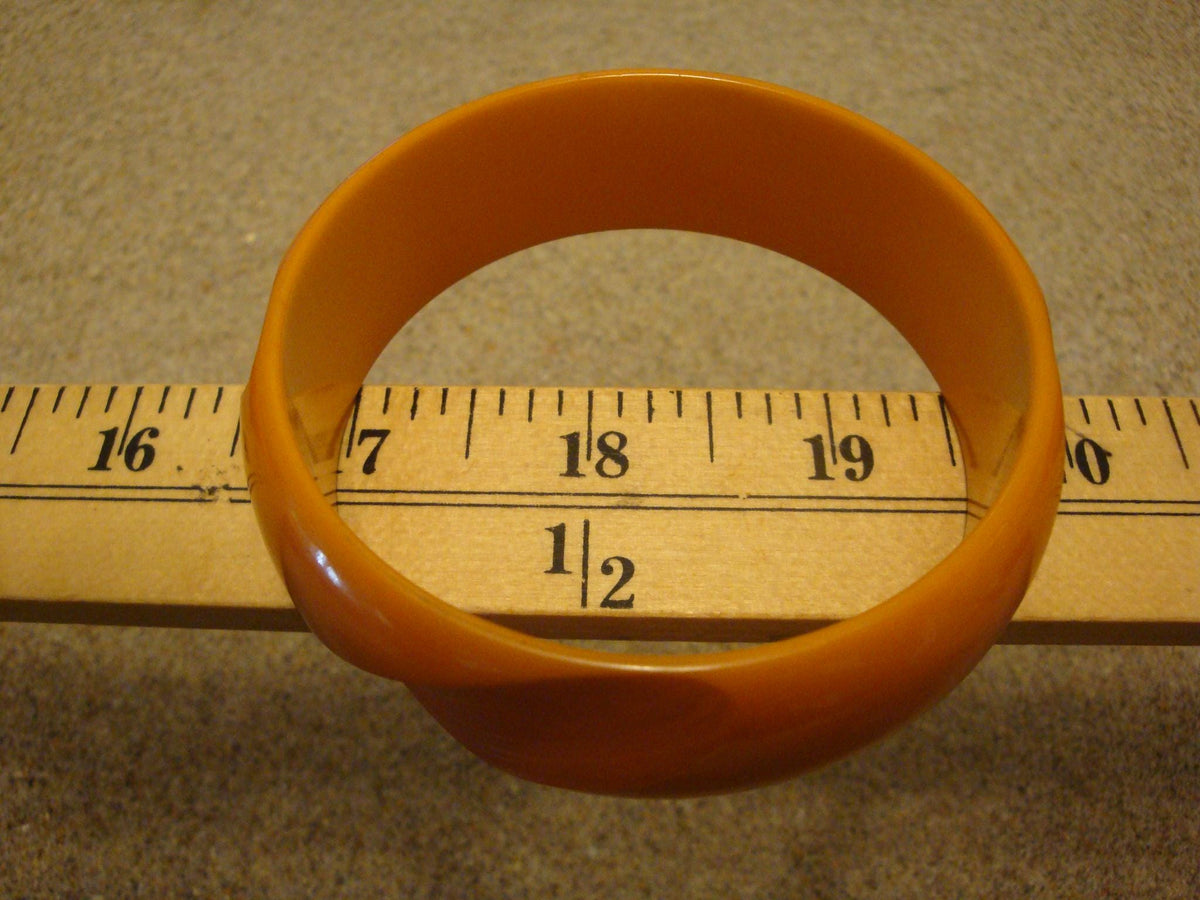 Vintage Burnt Orange Bakelite Bracelet: Modernist Cut Back Design