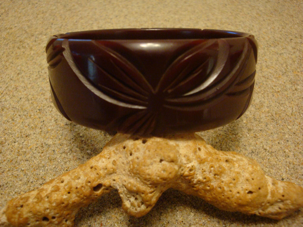 Vintage 1" Bakelite Bracelet! Mahogany w/ Abstract Flower Inspired Carvings!