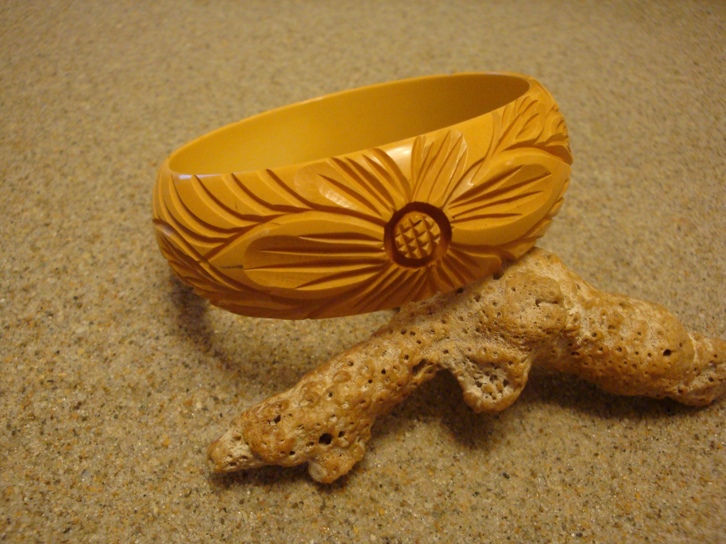 Vintage 1 1/4" Goldenrod Bakelite Bracelet! Four Abstract Flower Carvings!