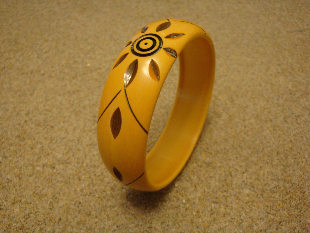 Vintage  7/8" Yellow Bakelite Bracelet w/ Three Overdyed Large Flower Carvings!