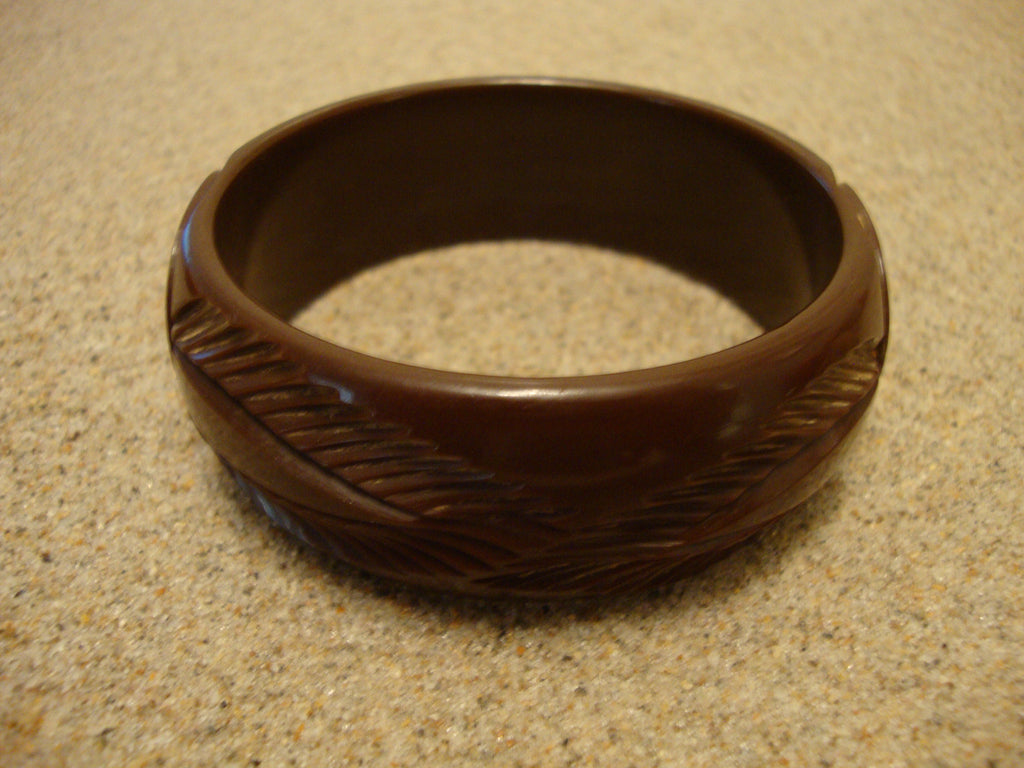Vintage Dark Chocolate Brown Bakelite Bracelet! Large Carved Flower/Leaf Design!