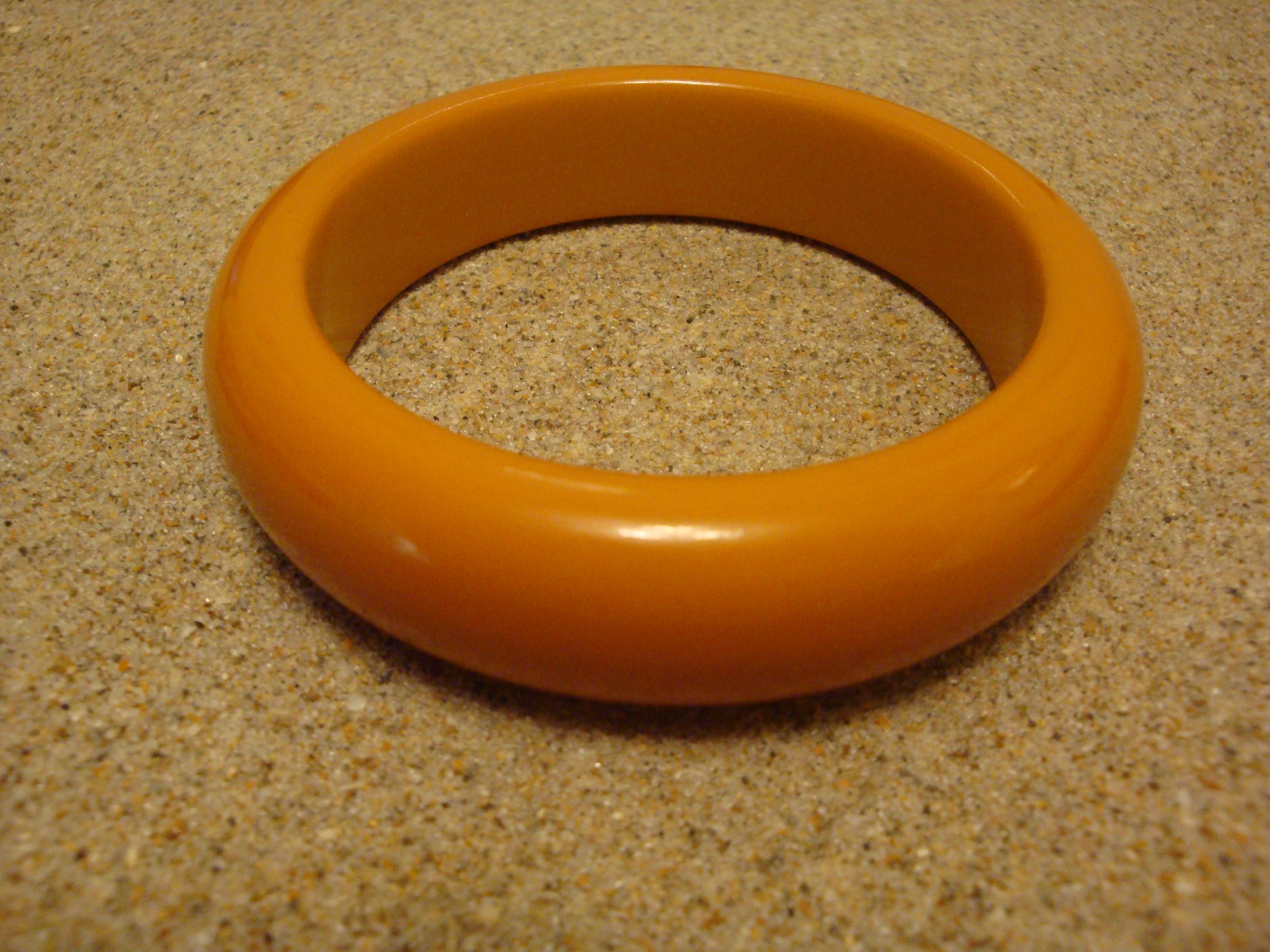 Vintage 3/4" Bakelite Bracelet w/ 3/8" Thick Dome! Solid Butterscotch Color!