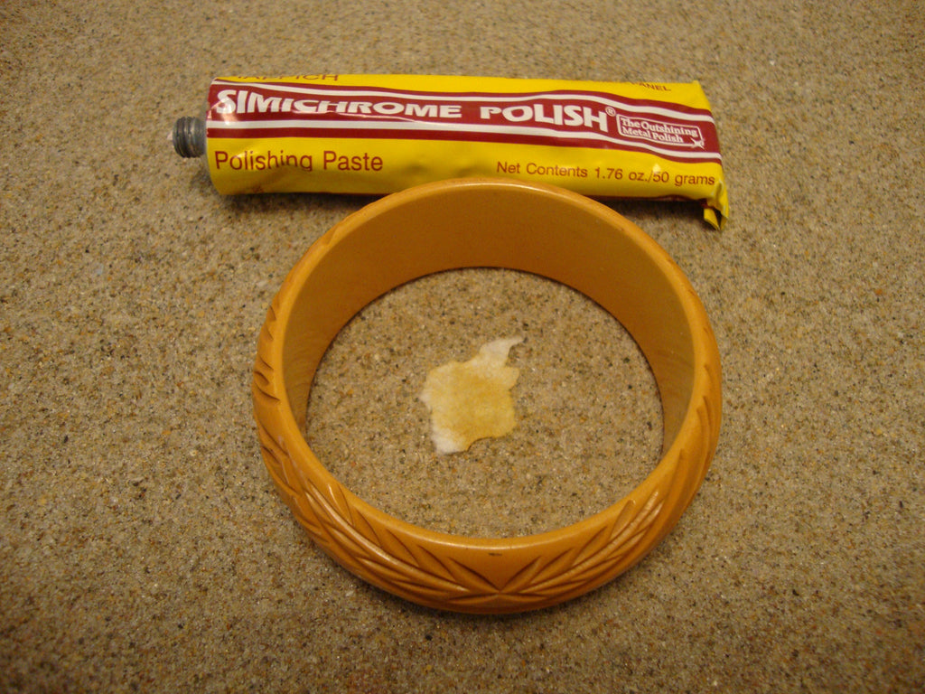 Vintage 1" Goldenrod Bakelite Bracelet! Vine and Leaf w/Diagonal Slash Carvings!