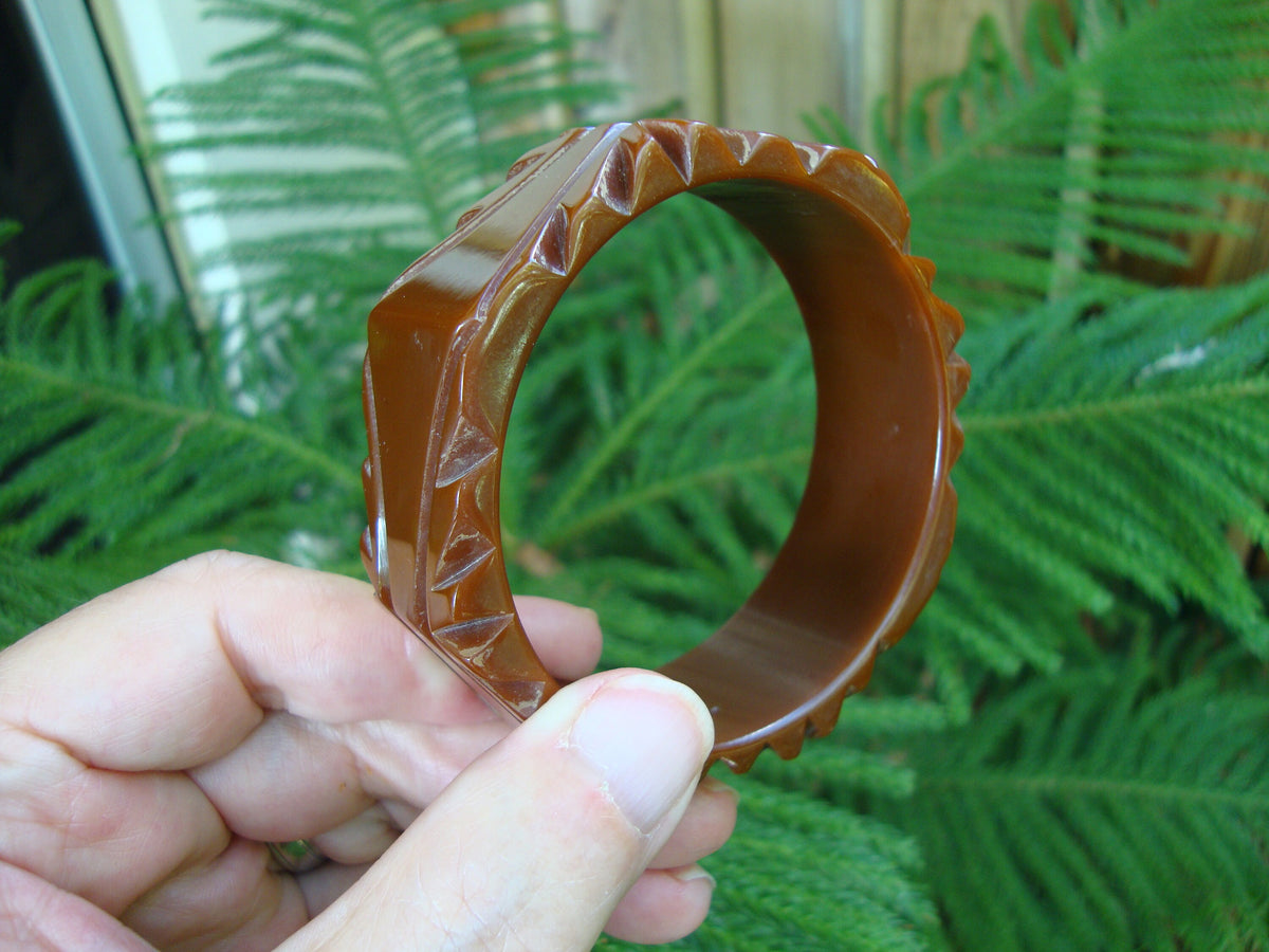 Vintage Chocolate Brown Bakelite Bracelet: Geometric Carvings