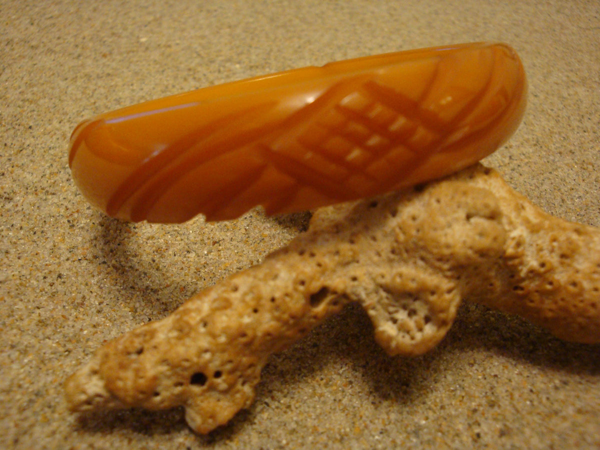 Vintage Butterscotch Bakelite Bracelet! Abstract Flower w/ Crosshatch Carvings!