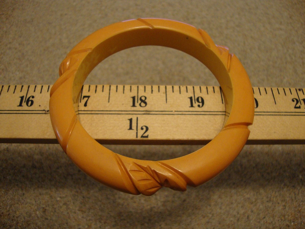 Vintage 1/2" Butterscotch Bakelite Bracelet!  Leaf & Diagonal Slash Carvings!
