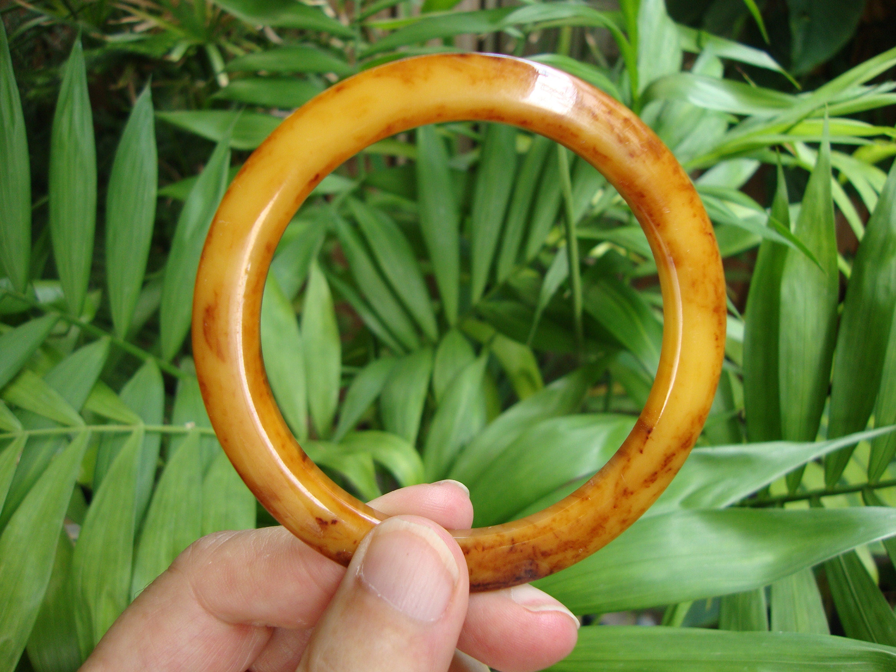 Vintage 1/4" Bakelite "Flying Saucer" Bracelet! Yellow Custard w/ Brown & Rust Marbling!