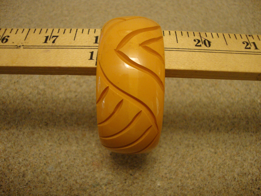 Vintage 1.5" Goldenrod Bakelite Bracelet! Abstract Flower/Leaf Carved Design!