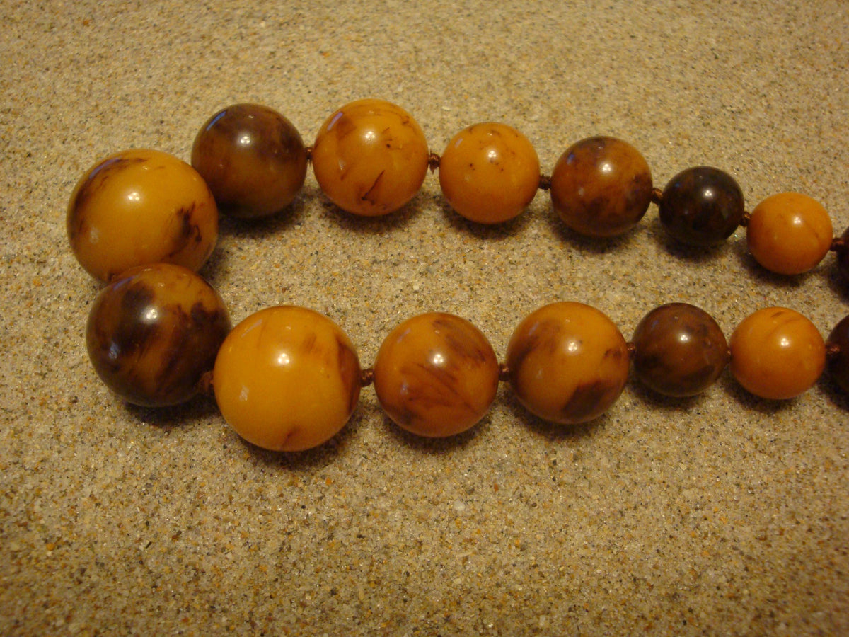 Vintage 34" Bakelite Necklace! Marbled Graduated Brown & Butterscotch Beads!