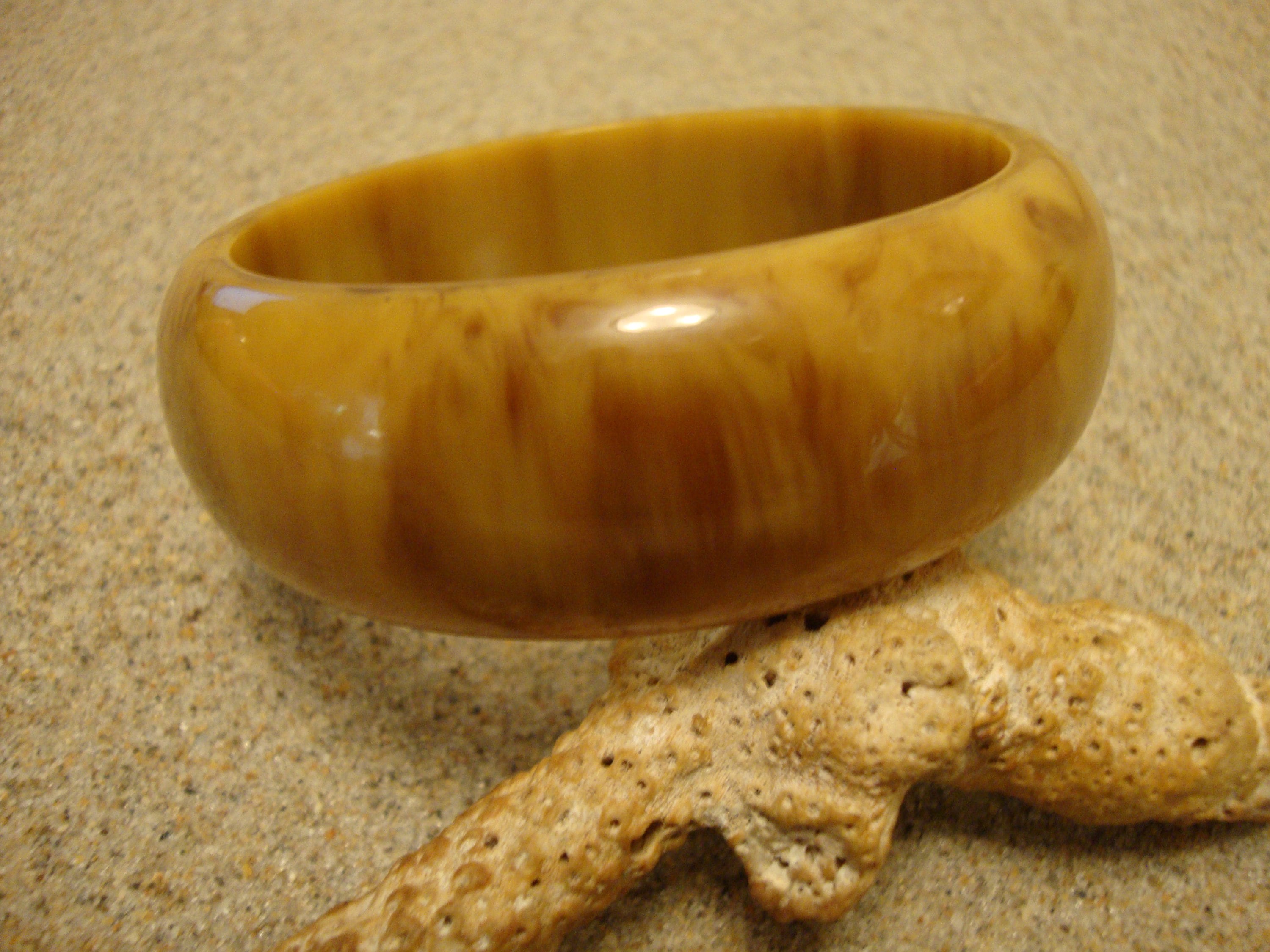 Vintage Marbled Bakelite Bracelet: Light Green, Cream & Brown