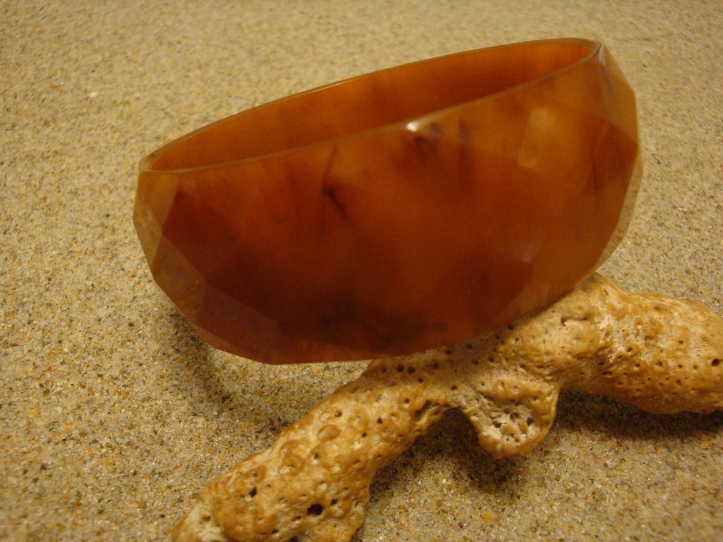 Vintage 1" Burnt Orange & Rust Bakelite Bracelet! Diamond and Triangular Facets!