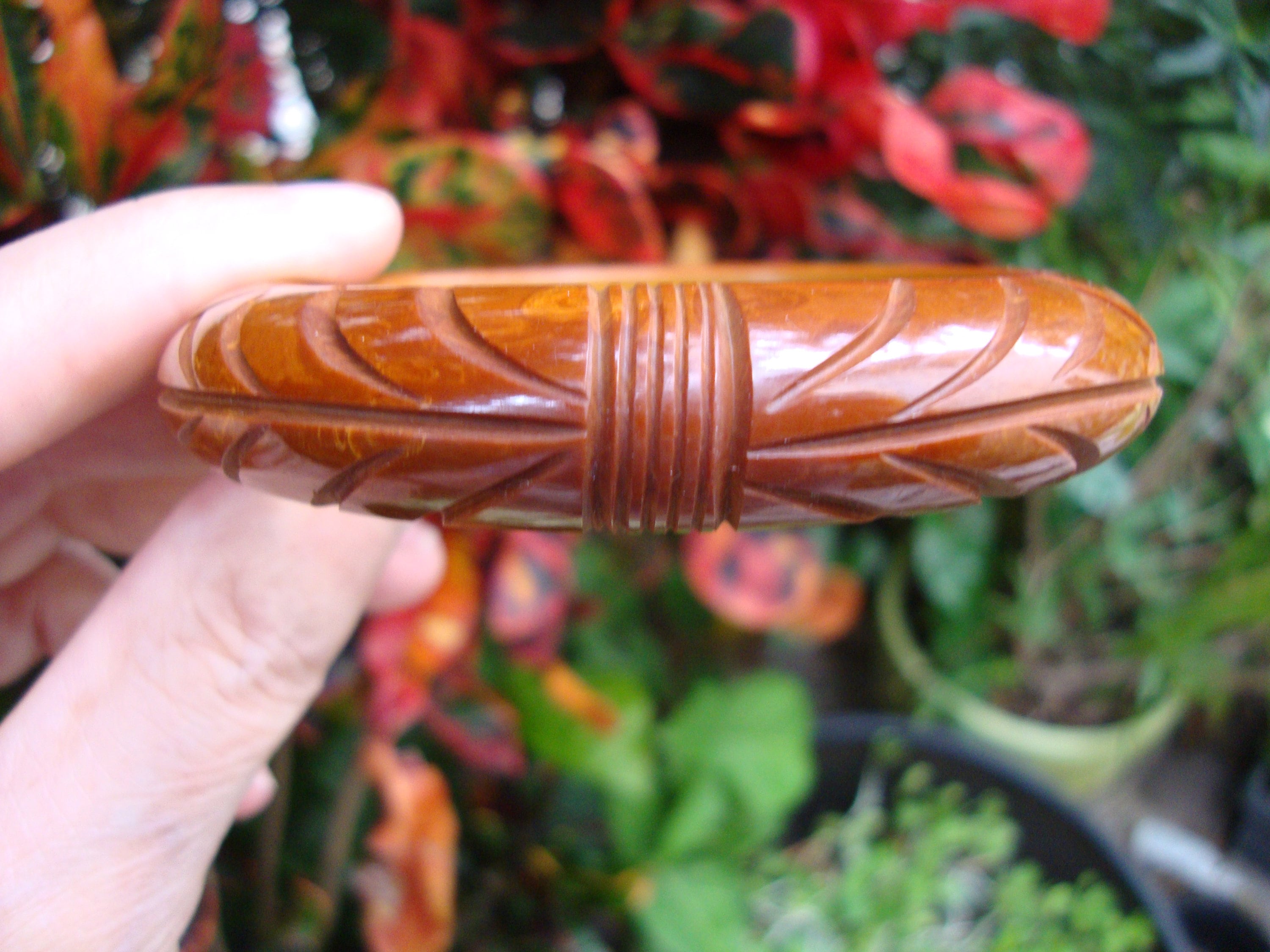 Vintage Cinnamon Bakelite Bracelet: Carved Wheat Sheaf Design
