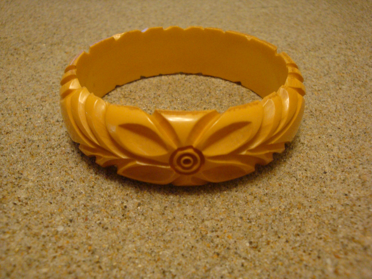 Vintage 7/8" Goldenrod Bakelite Bracelet! Three Abstract Flower & Leaf Carvings!