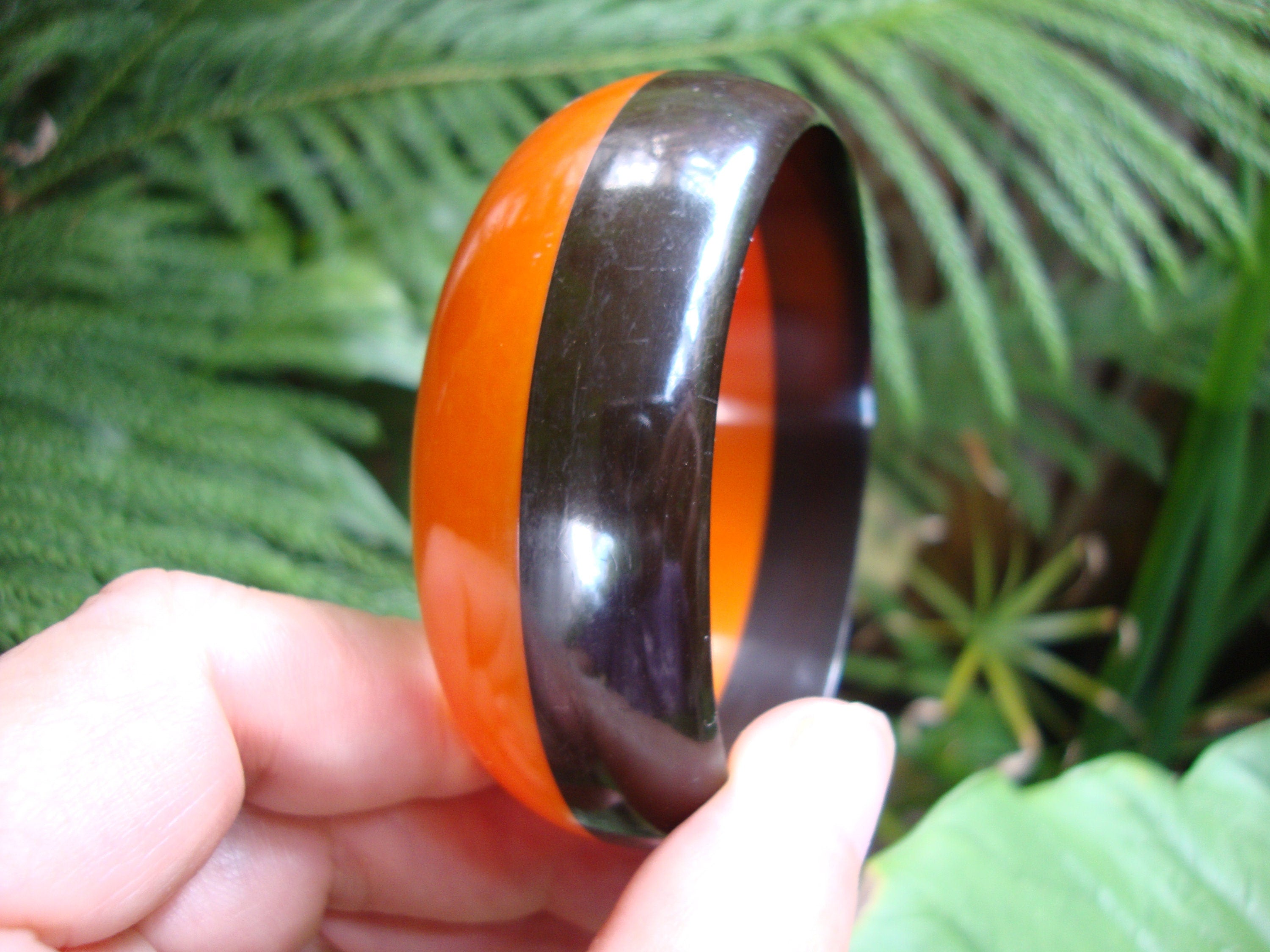 Stylish Vintage 1" Bakelite Bracelet! Laminated Jet Black & Burnt Orange Colors!