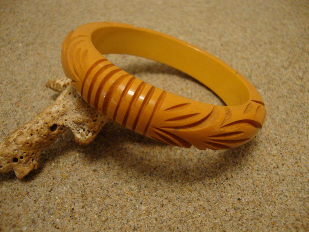 Vintage Goldenrod Bakelite Bracelet: Carved Wheat Sheaf Design