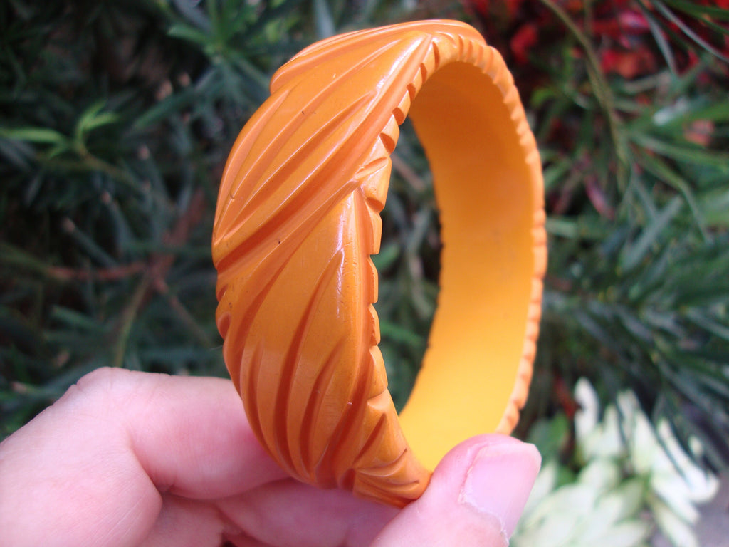 Vintage Goldenrod Bakelite Bracelet: Carved Leaf Design