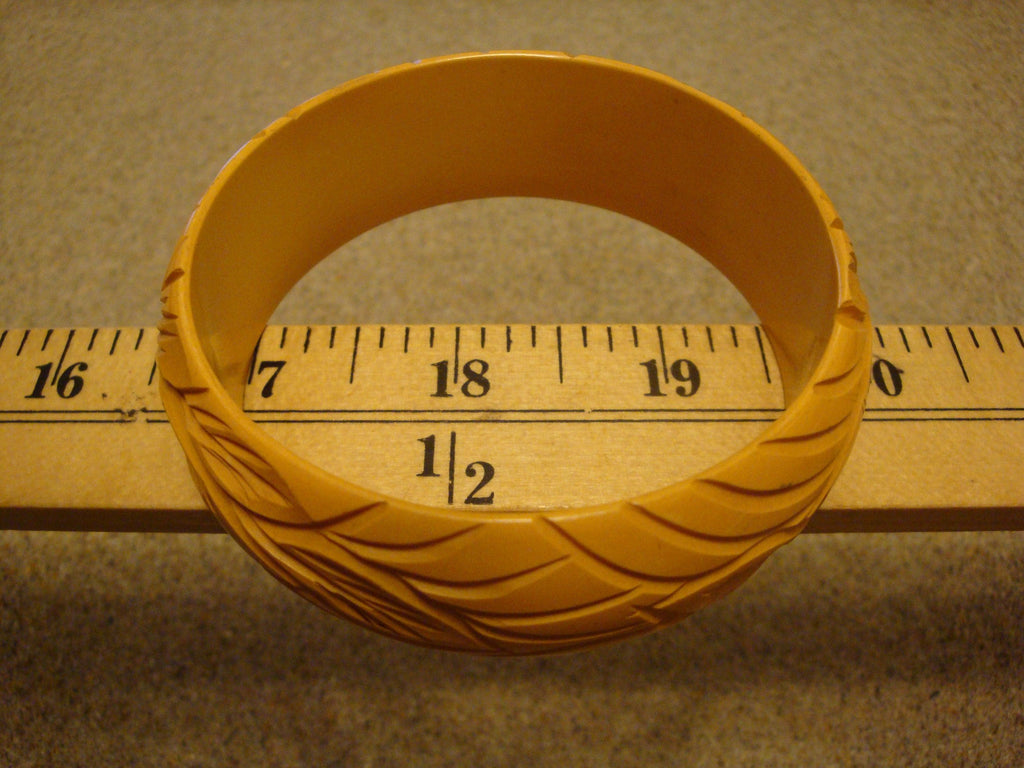 Vintage 1 1/4" Goldenrod Bakelite Bracelet! Four Abstract Flower Carvings!