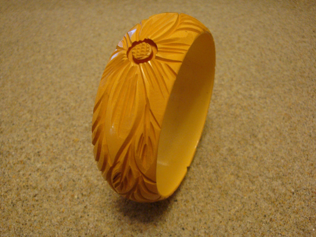 Vintage 1 1/4" Goldenrod Bakelite Bracelet! Four Abstract Flower Carvings!