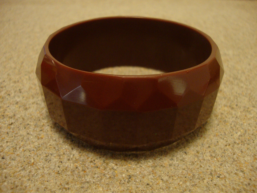 Vintage 1.25" Chocolate Brown Bakelite Bracelet!; Square/Pentagon Shaped Facets!