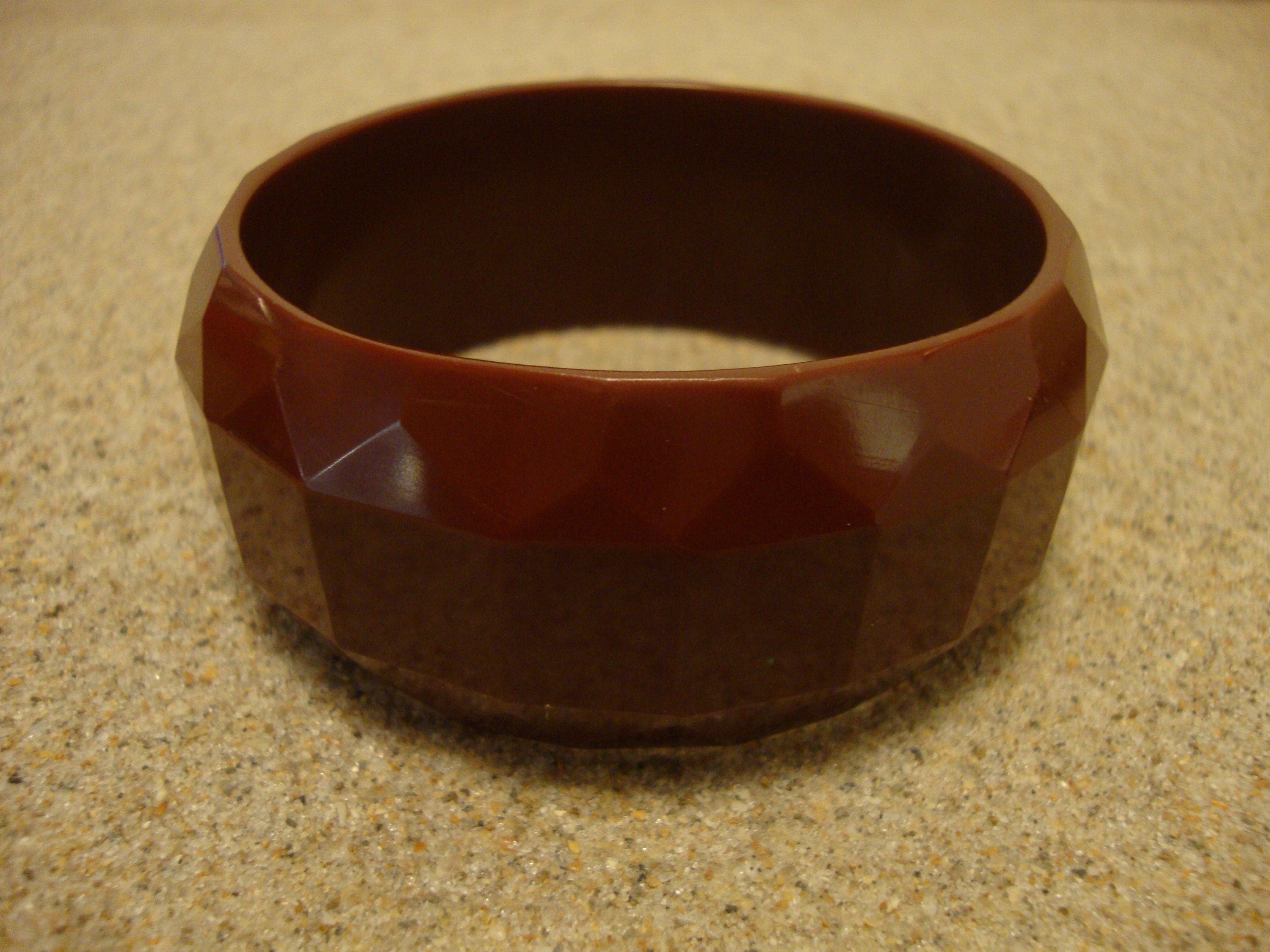 Vintage 1.25" Chocolate Brown Bakelite Bracelet!; Square/Pentagon Shaped Facets!
