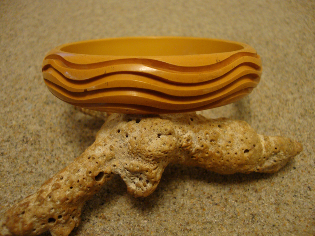 Vintage Goldenrod Bakelite Bracelet: 1940s Flower Carvings