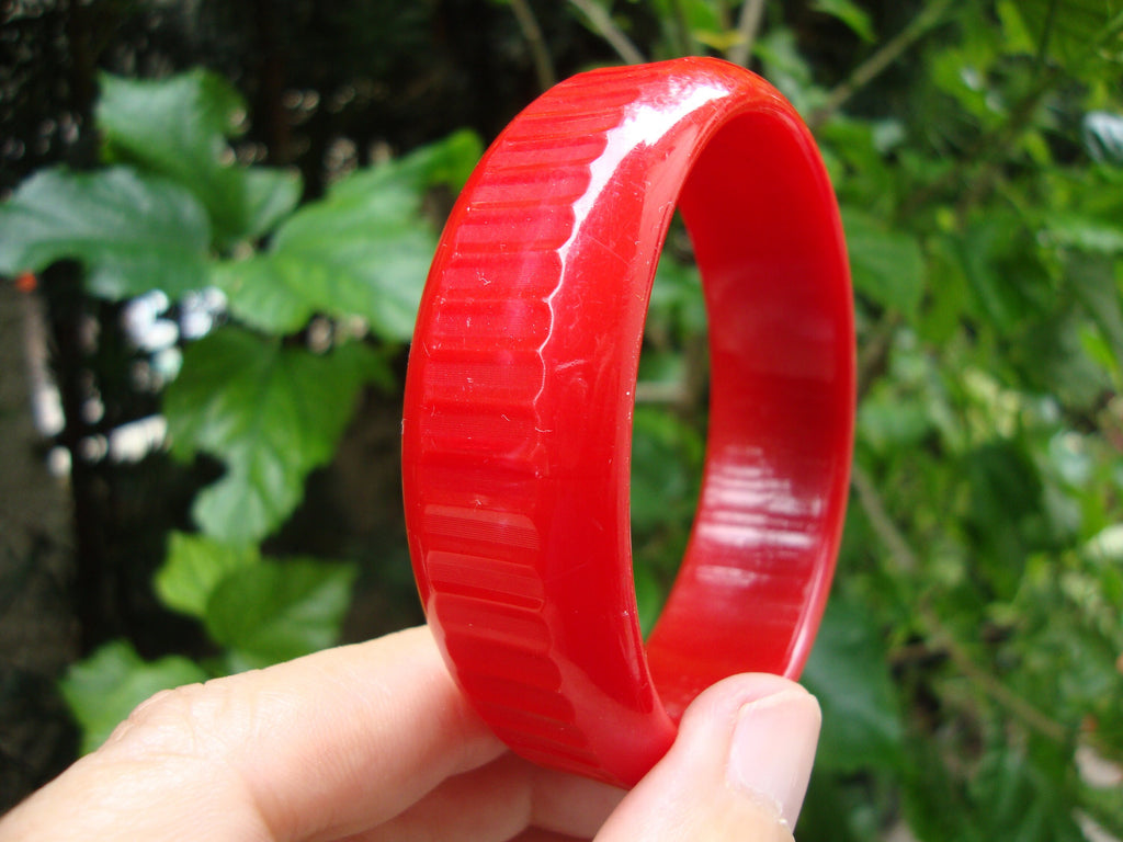 Vintage Cherry Red Bakelite Bracelet: Machine Age Carved Bangle