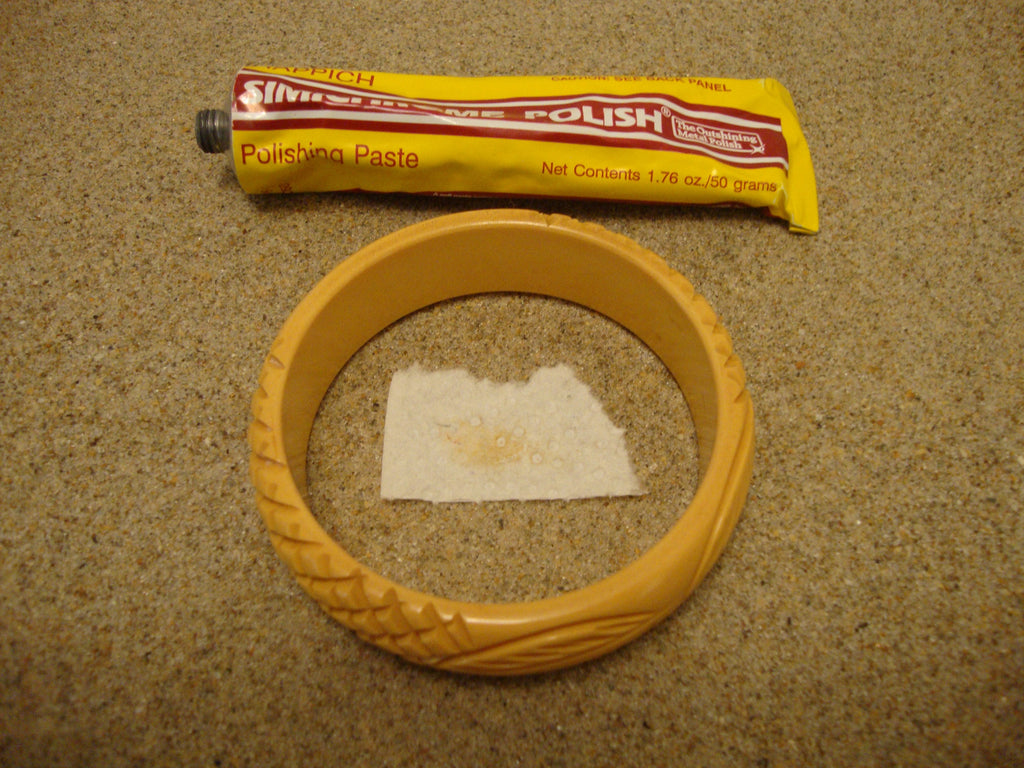 Vintage Goldenrod Bakelite Bracelet: Carved Leaf Design