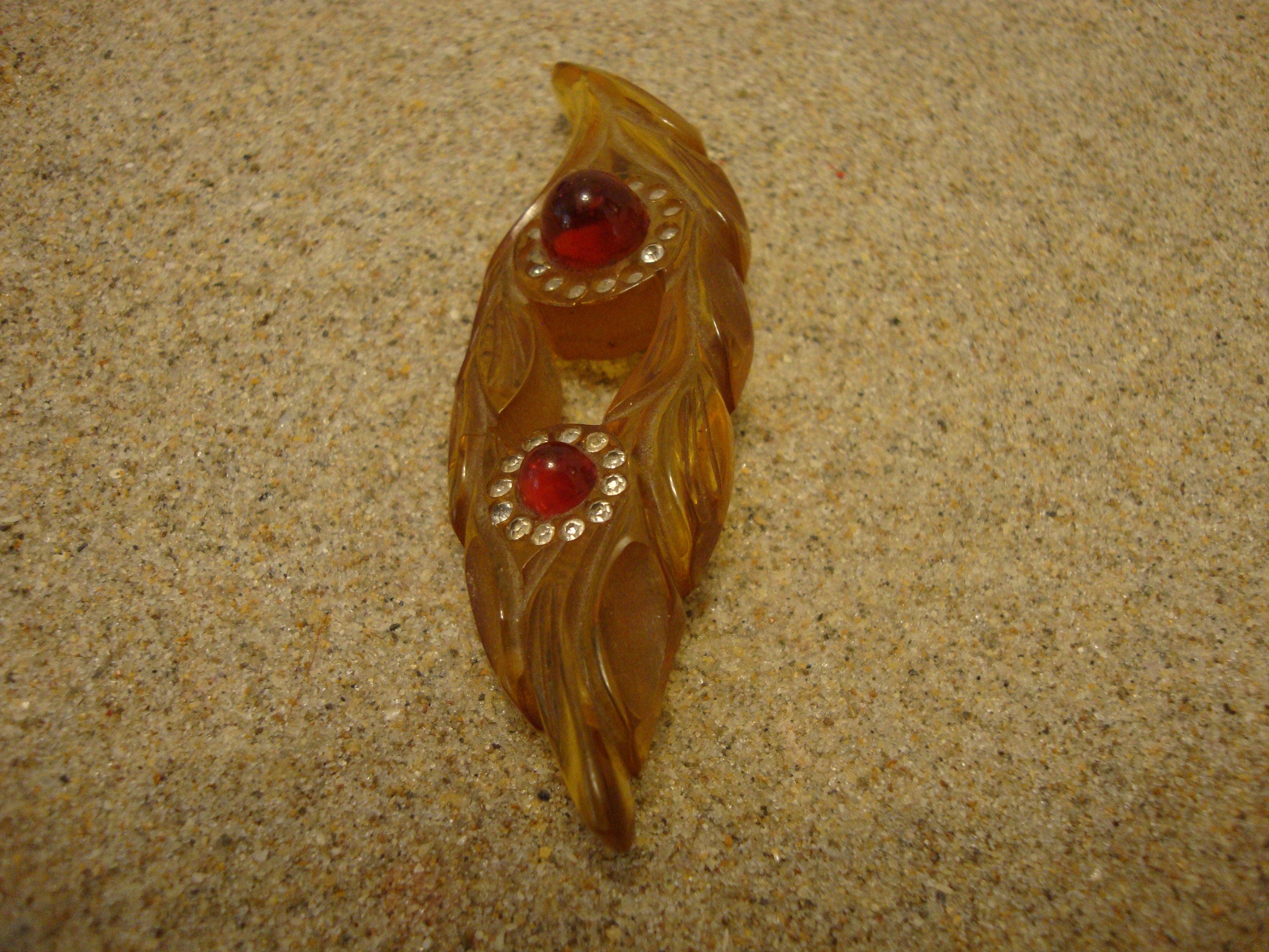 Vintage Bakelite Brooch! Carved Leaf Design w/ Rhinestone & Ruby Red Cabochons!