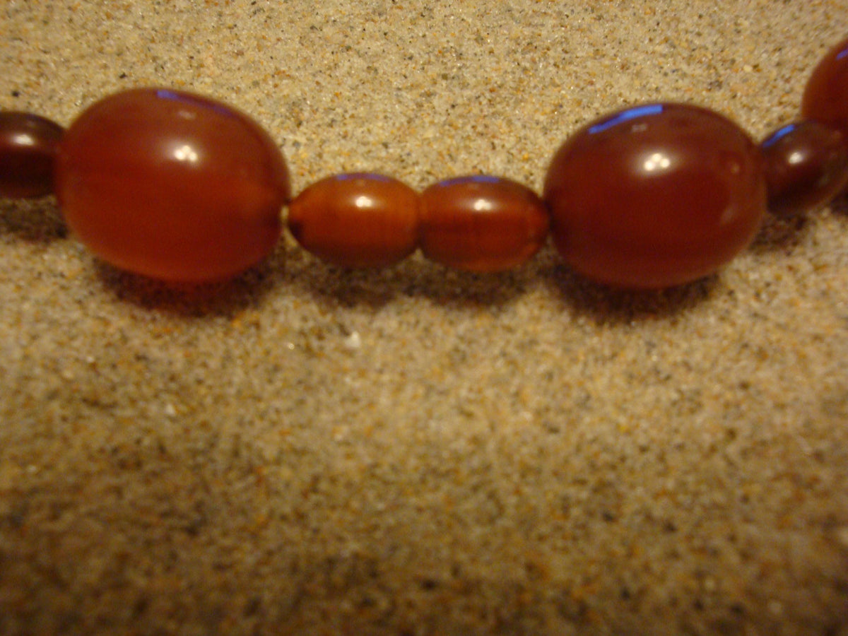 Vintage 30" Translucent Marbled Cherry Bakelite Necklace! Graduated Barrell Beads!