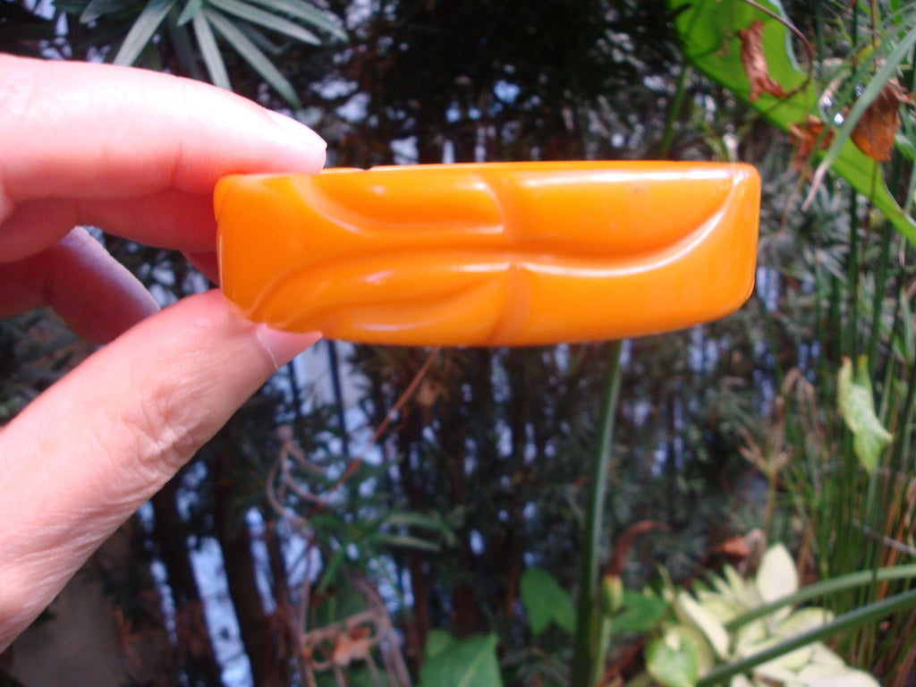 Vintage 3/4" Orange Bakelite Bracelet! Abstract Flower & Leaf Carvings!