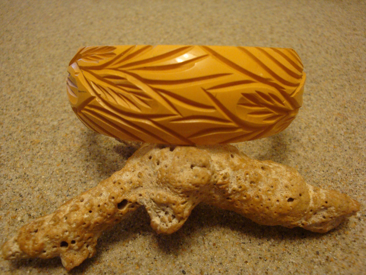 Vintage 1 1/4" Goldenrod Bakelite Bracelet! Four Abstract Flower Carvings!