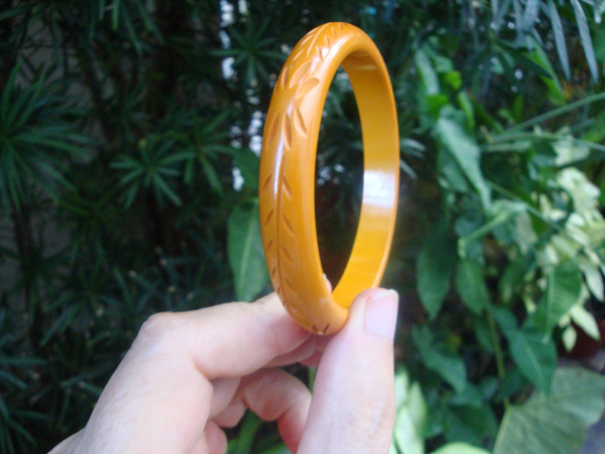 Vintage 1/2" Bakelite Bracelet! Solid Goldenrod; Vine/Leaf/ Flower Carvings!