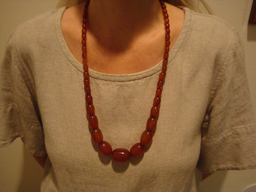 Vintage 26" Bakelite Necklace, Graduated Marbled Amber and Rust Barrel Beads