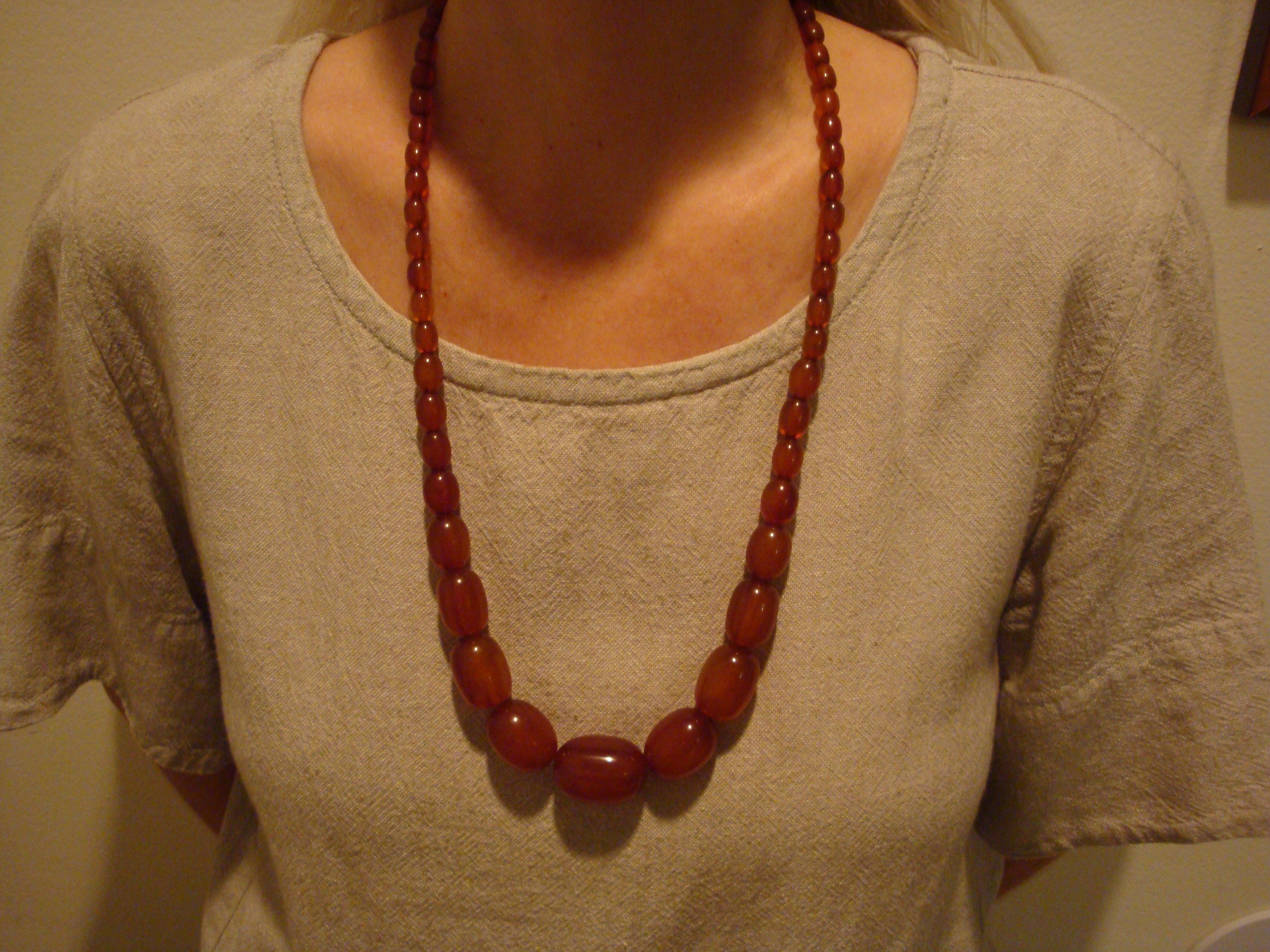 Vintage 26" Bakelite Necklace, Graduated Marbled Amber and Rust Barrel Beads