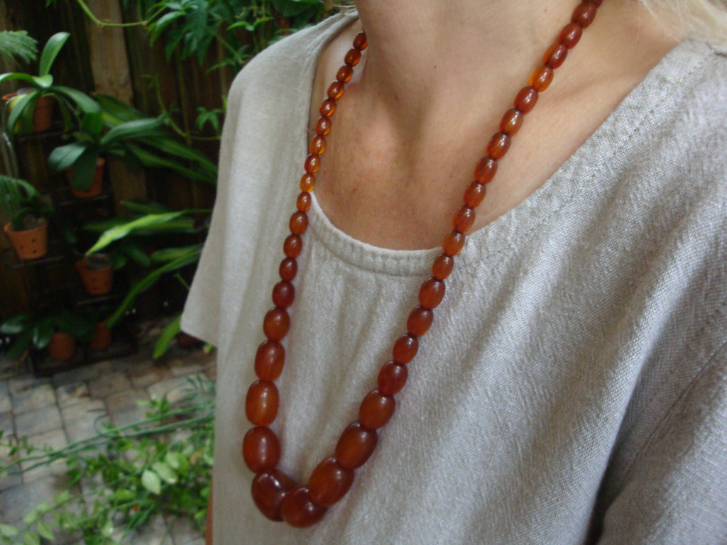 Vintage 26" Bakelite Necklace, Graduated Marbled Amber and Rust Barrel Beads