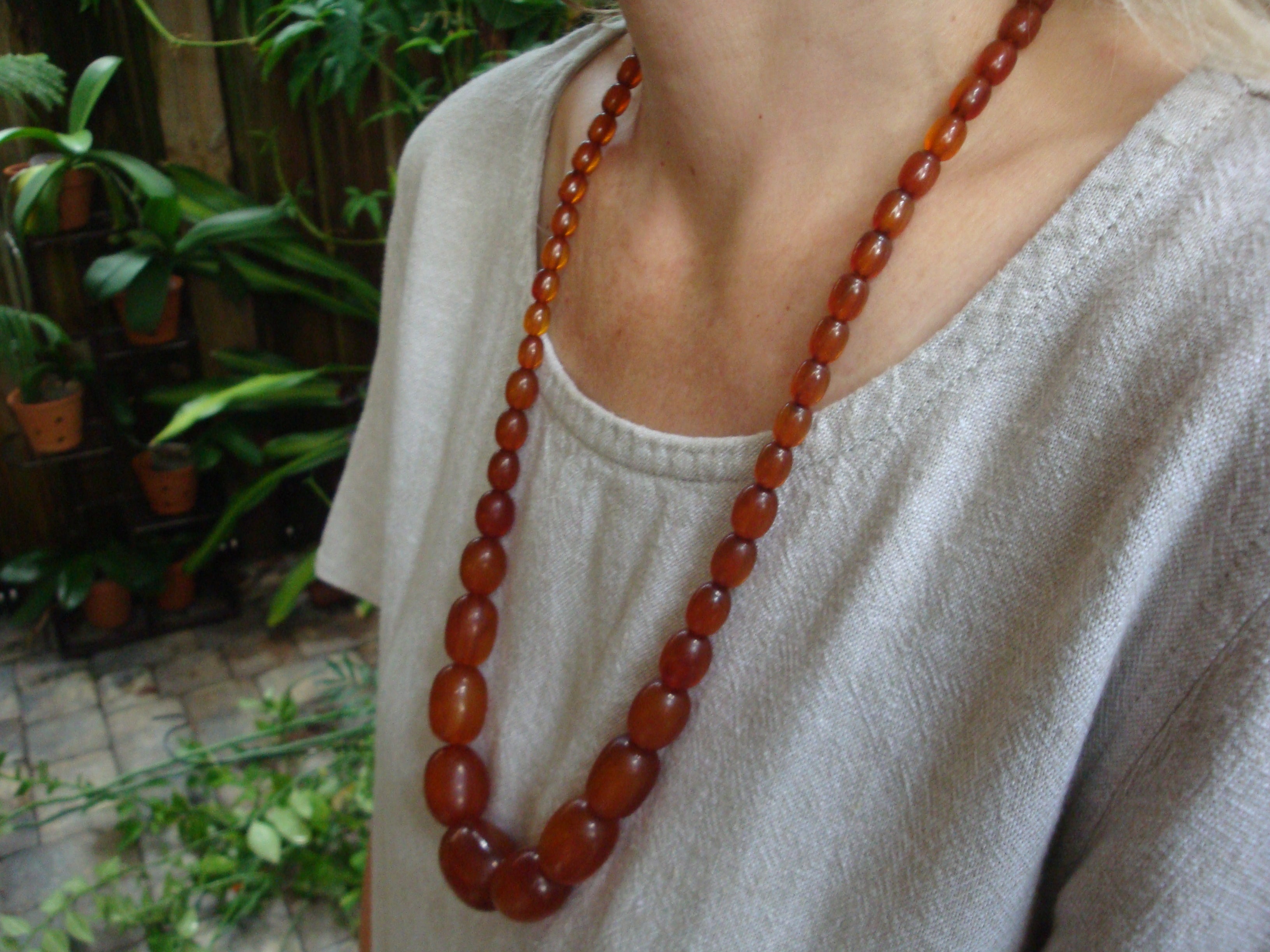 Vintage 26" Bakelite Necklace, Graduated Marbled Amber and Rust Barrel Beads