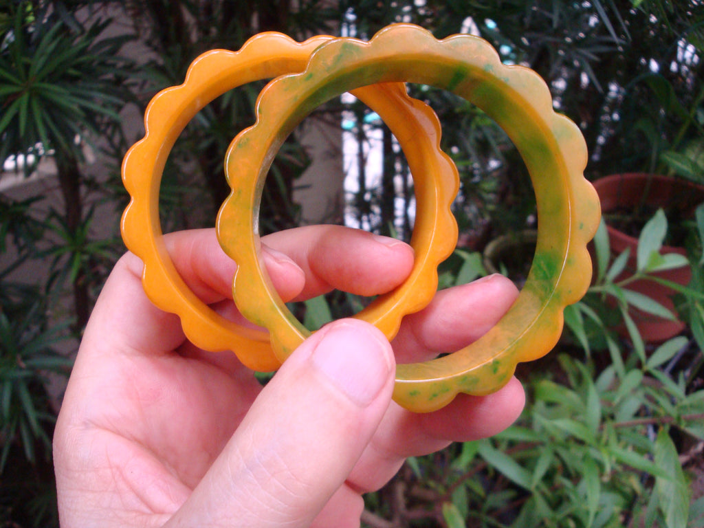 Pair of Vintage 3/4"  Green/Yellow Bakelite Bracelets; Scalloped/"Daisy" Edges!